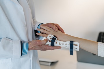 wrist brace for fracture